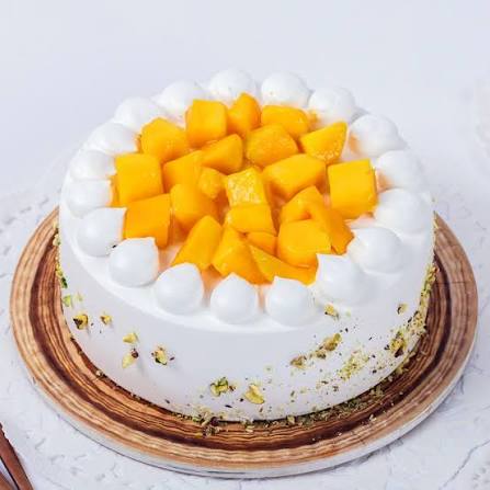 Mango Delight Cake in Gujranwala